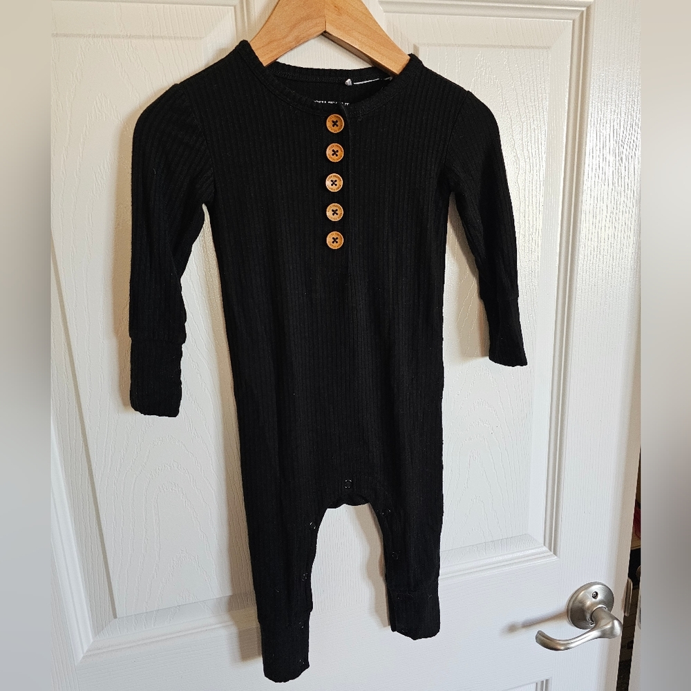 Posh Peanut Black ribbed romper